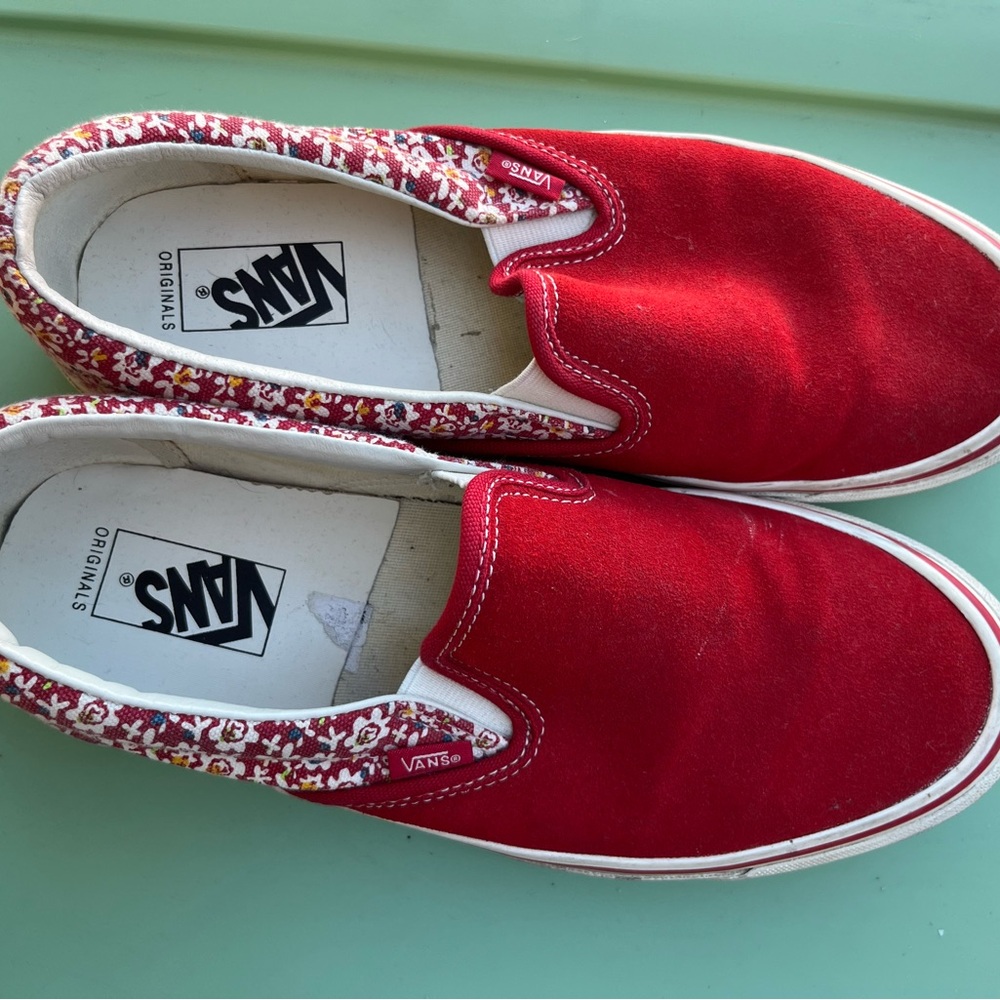 OG Classic Slip-On LX 'Micro Daisy - Racing Red'
Slip-On  size 9.5